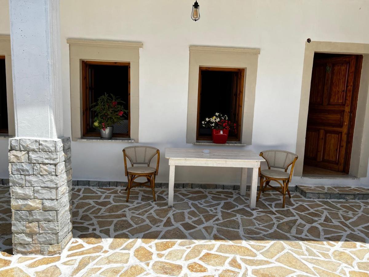 Emilios Traditional Apartament