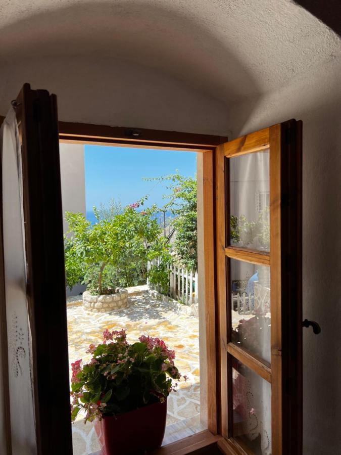 Apartament Emilios Traditional Dhërmi